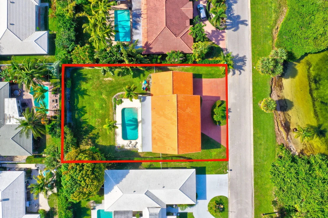 Photo of 1141 Pine Point Road