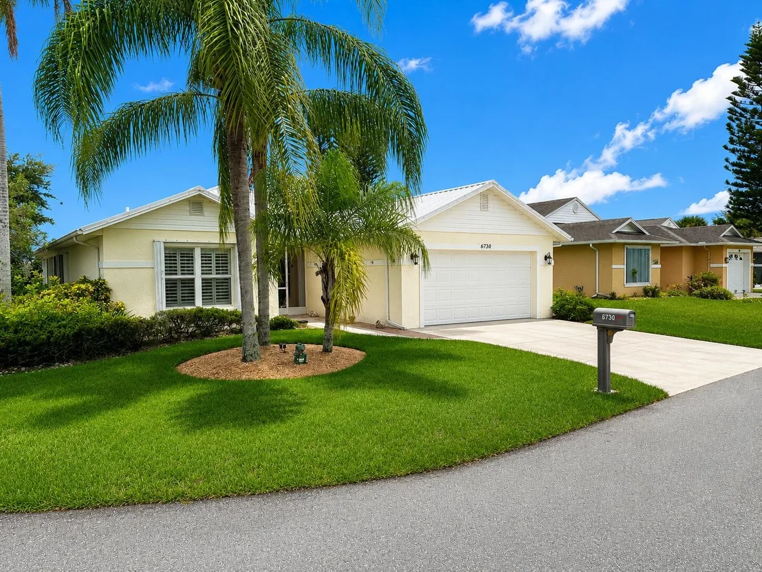 Photo of 6730 Gaviota