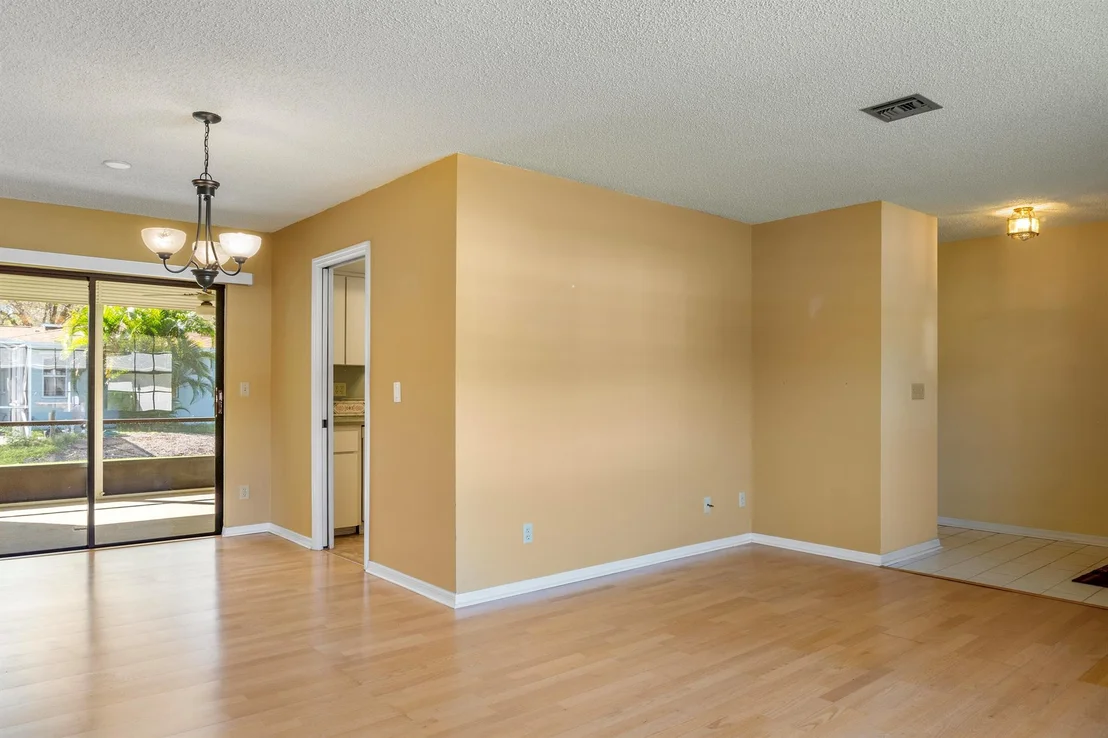Photo of 2105 15th Lane