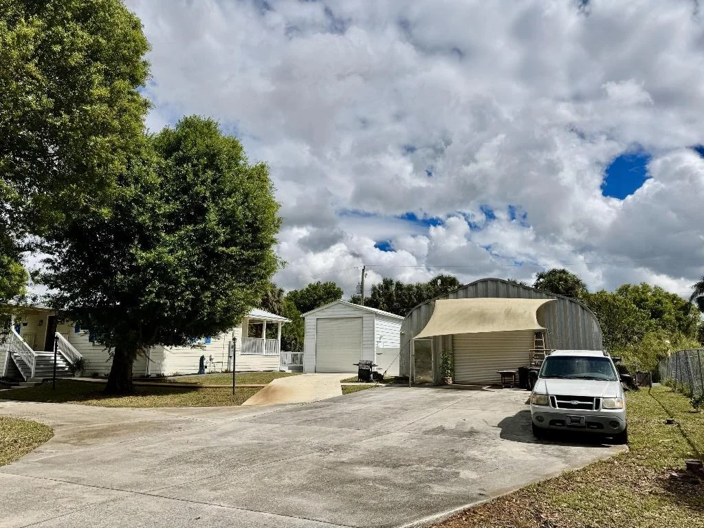 Photo of 2532 NW 33rd Avenue