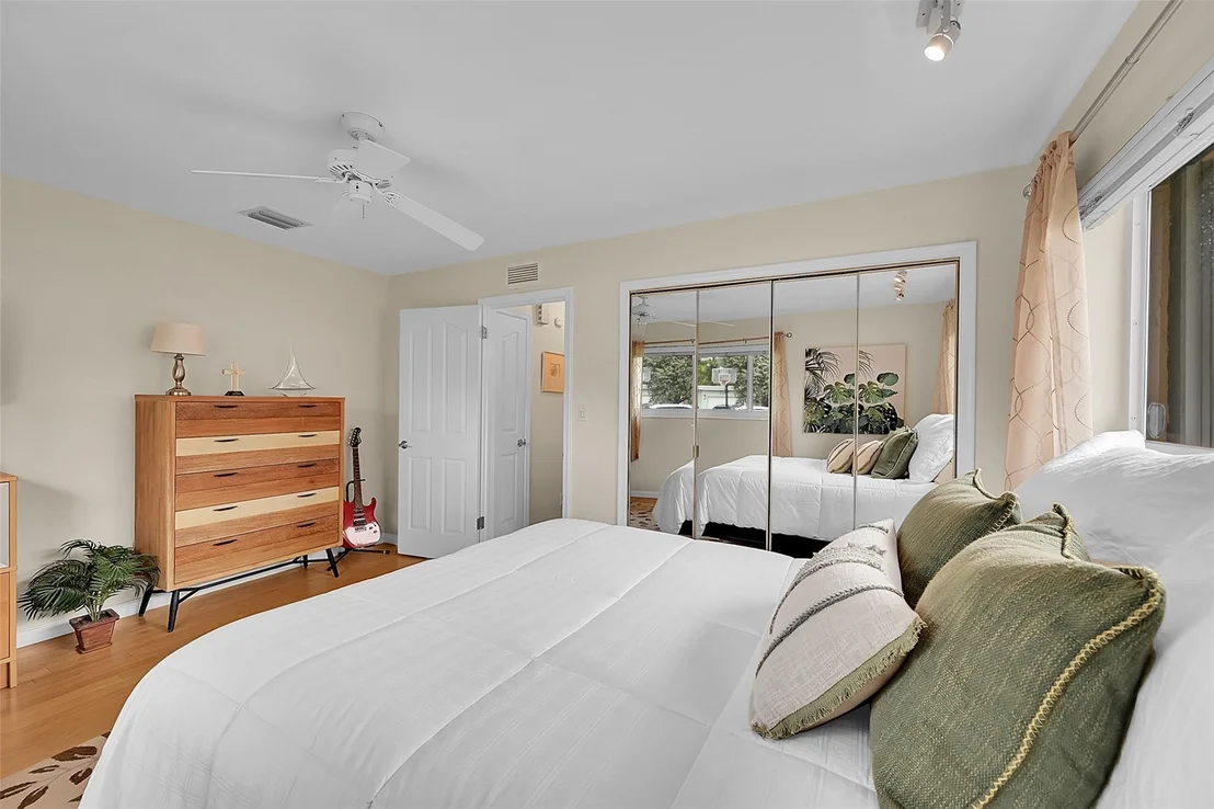 Photo of 920 SE 4th Avenue