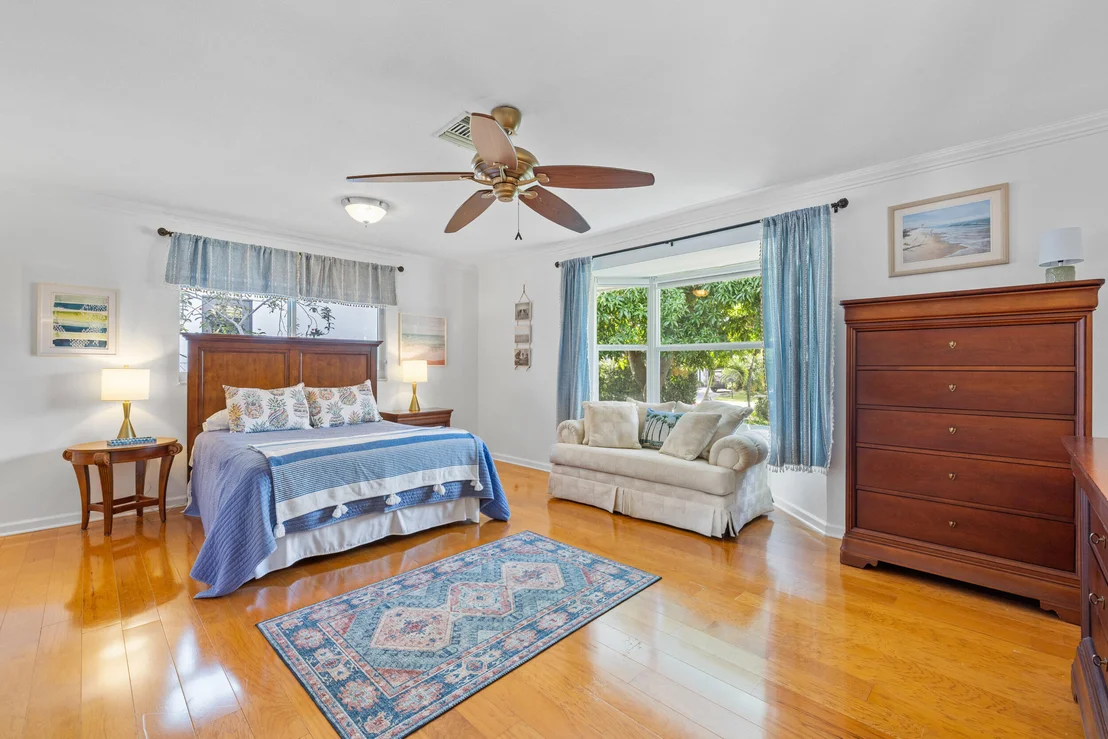 Photo of 925 Cypress Drive