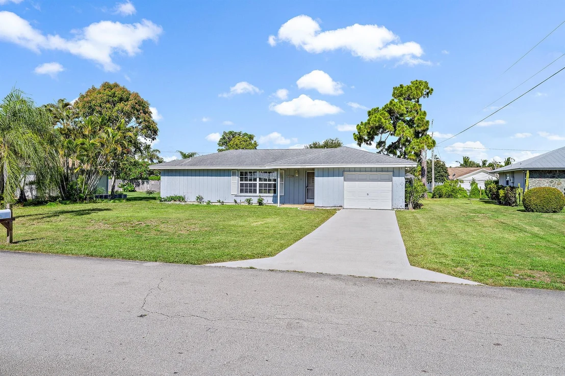 Photo of 19359 Gulfstream Drive