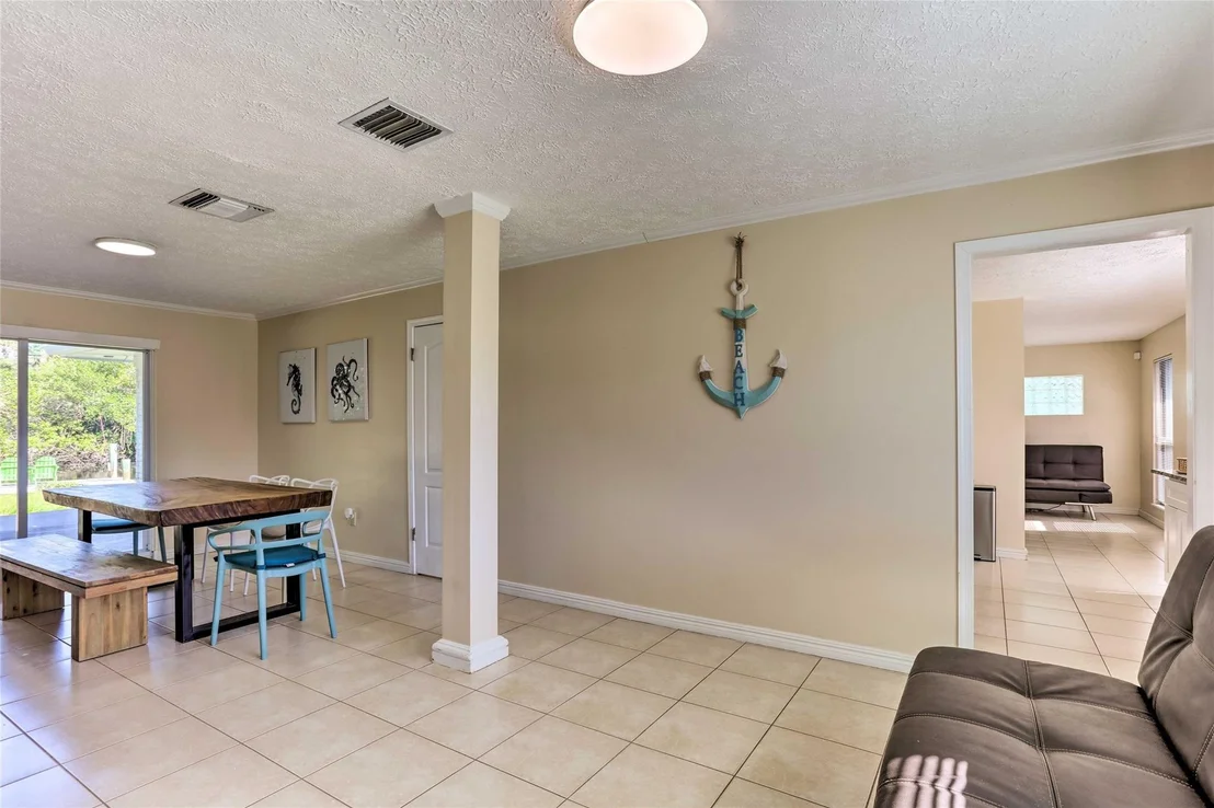 Photo of 928 Jackson Way
