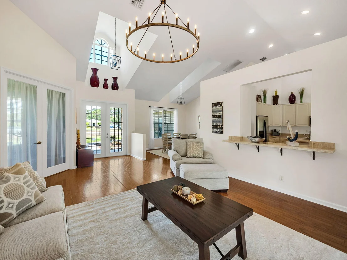 Photo of 8465 Mandarin Boulevard