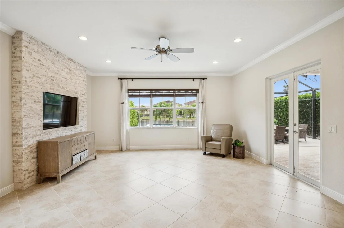 Photo of 8540 Lakeside Drive