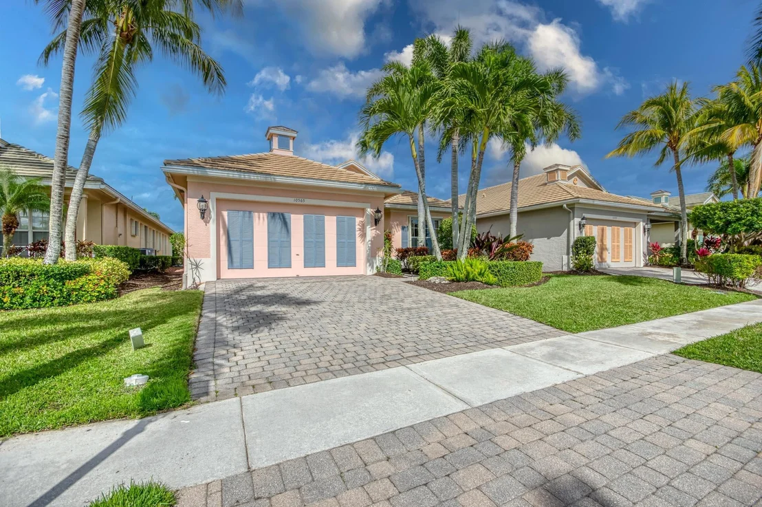 Photo of 10565 La Strada
