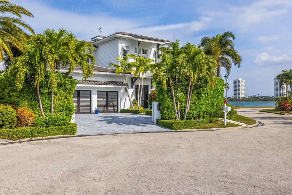 Photo of 1030 Pine Point Road