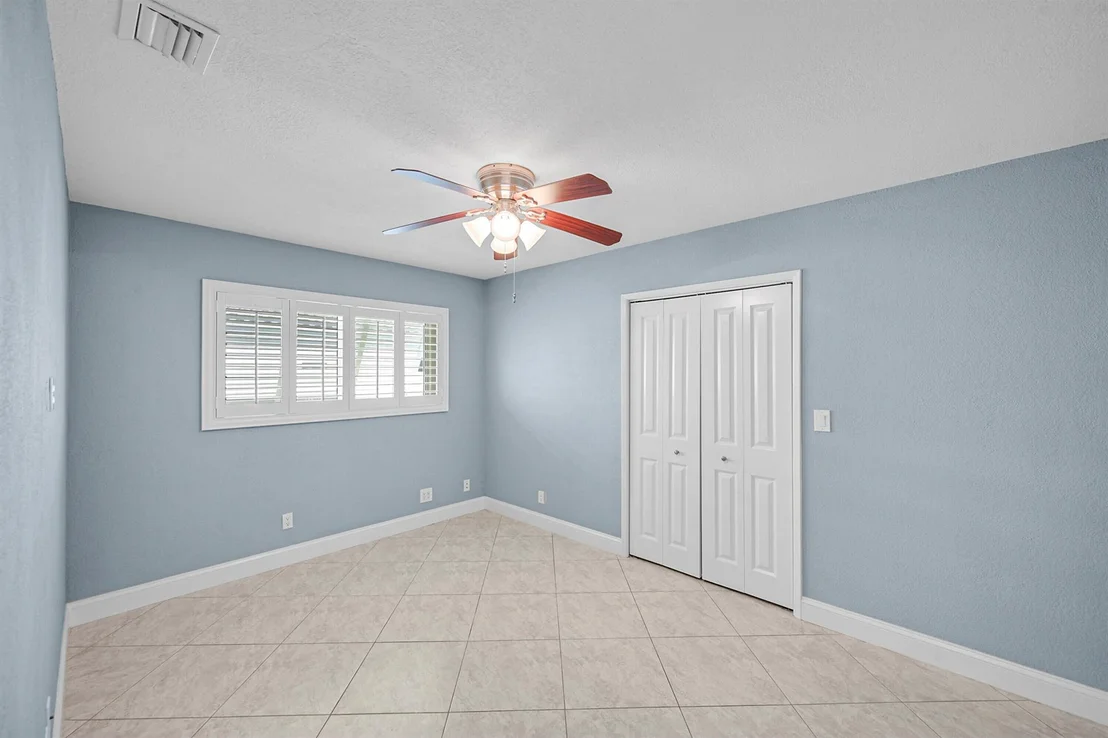 Photo of 2585 SE 6th Street