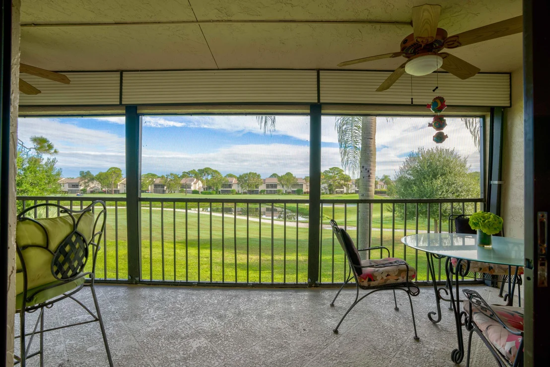 Photo of Unit E at 702 Pinecrest Circle