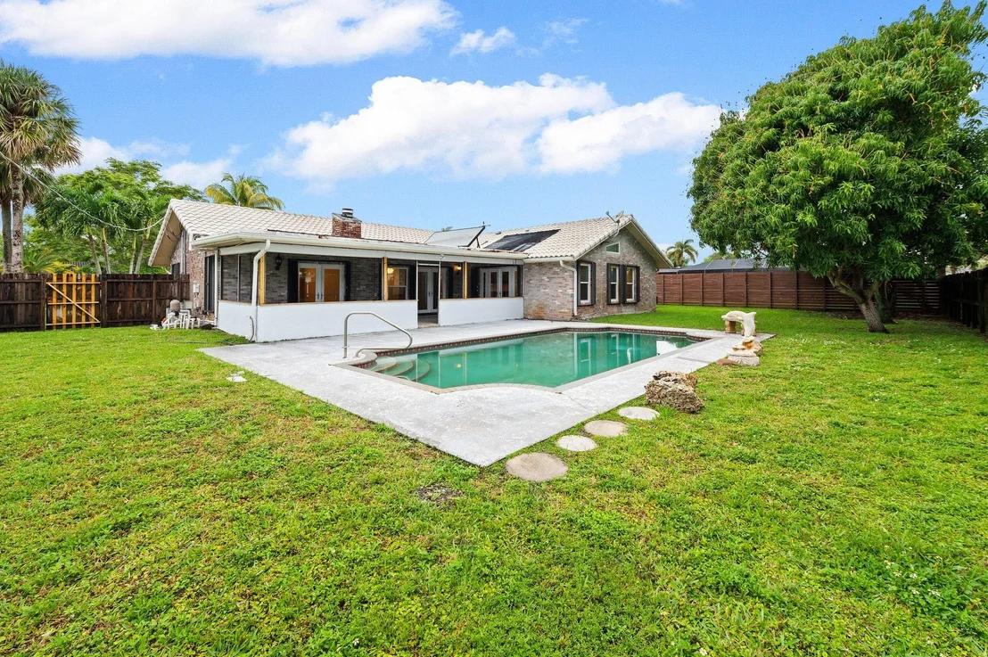 Photo of 41 W Palm Drive