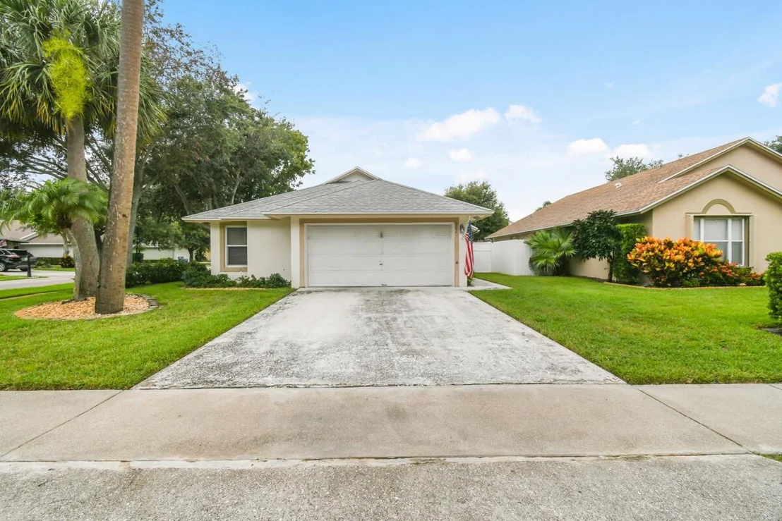 Photo of 102 Pennock Landing Circle
