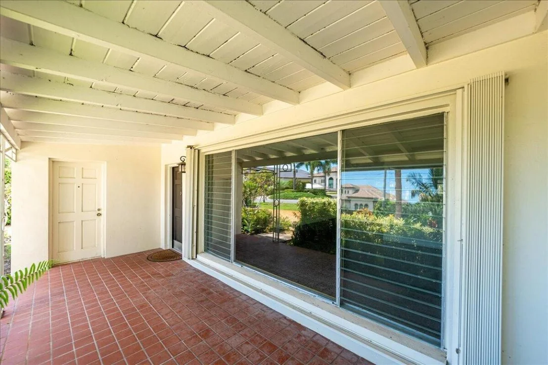 Photo of 804 SE Riverside Drive