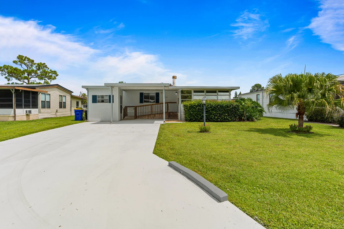 Photo of 2659 SW MONARCH Trail