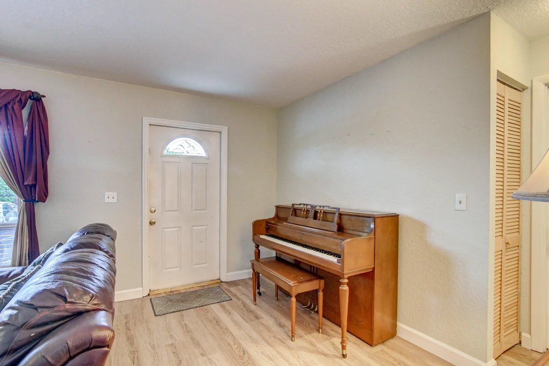 Photo of 6194 Moonbeam Drive