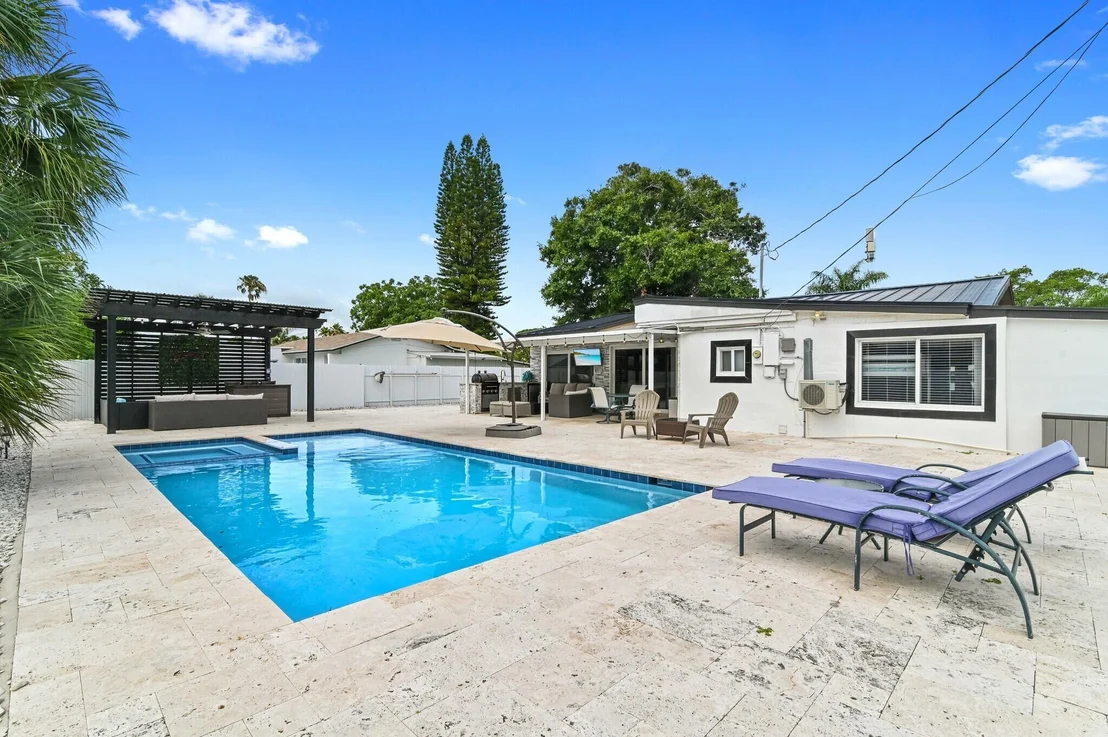 Photo of 124 Davis Road
