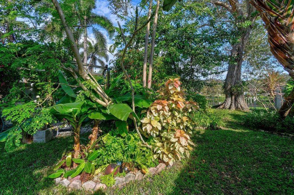 Photo of 187 S Hampton Drive