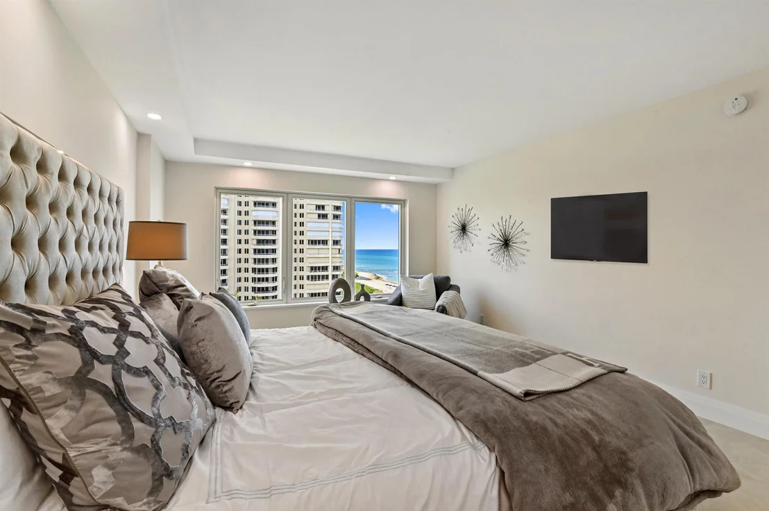 Photo of Unit 708 at 600 S Ocean Boulevard