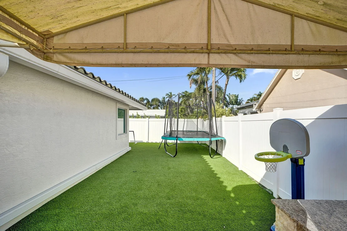 Photo of 4200 NE 22ND Terrace