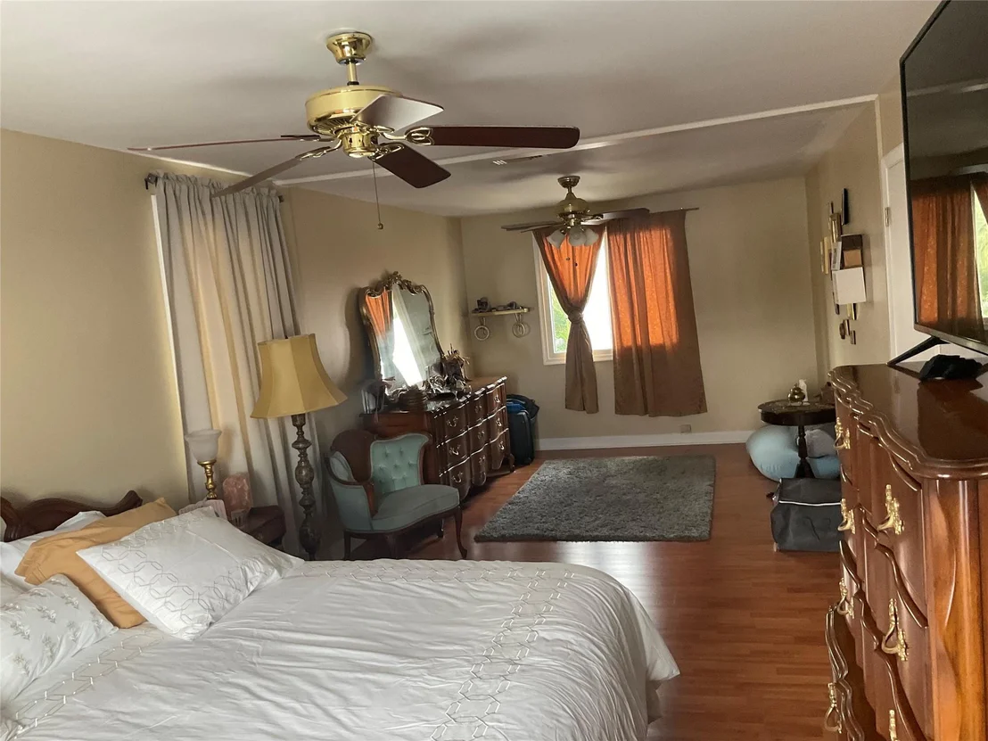 Photo of 6643 NW Bayfront Drive