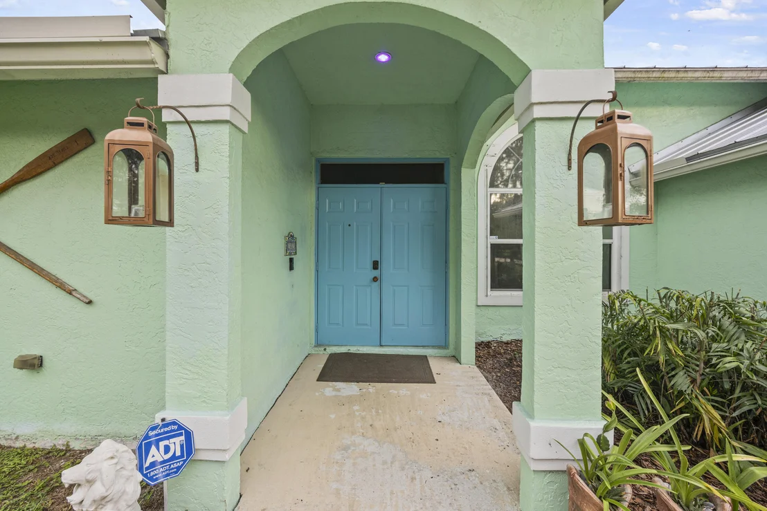 Photo of 6434 Mandarin Boulevard