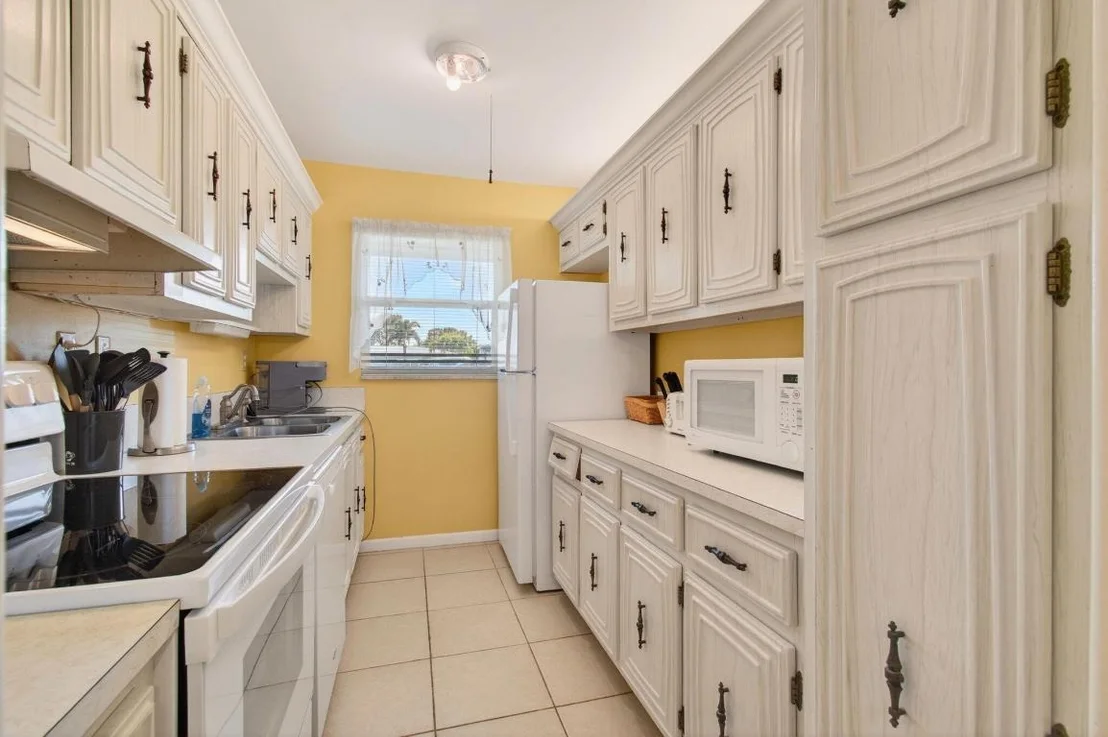 Photo of Unit D at 417 High Point Boulevard