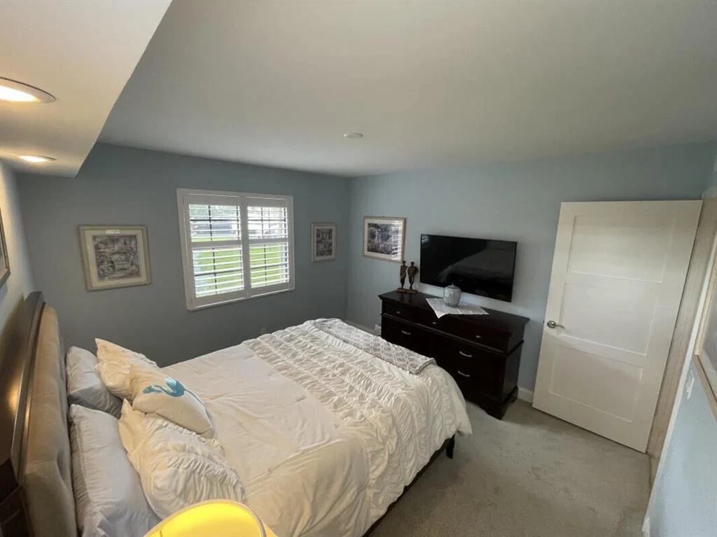 Photo of Unit F at 701 Pinecrest Circle