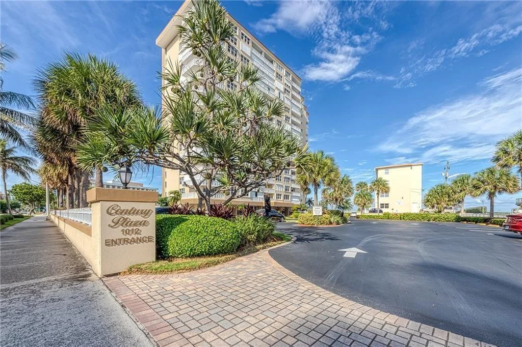Photo of Unit 607 at 1012 N Ocean Boulevard