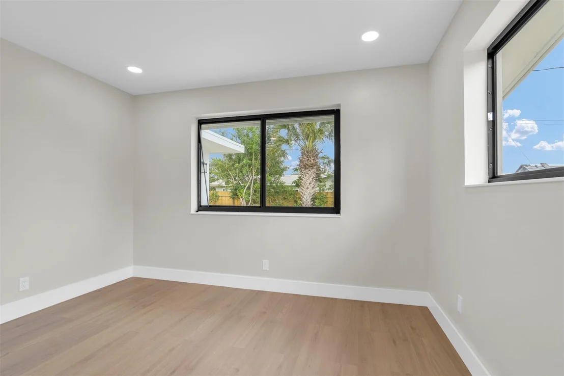 Photo of 812 SE 9th Terrace