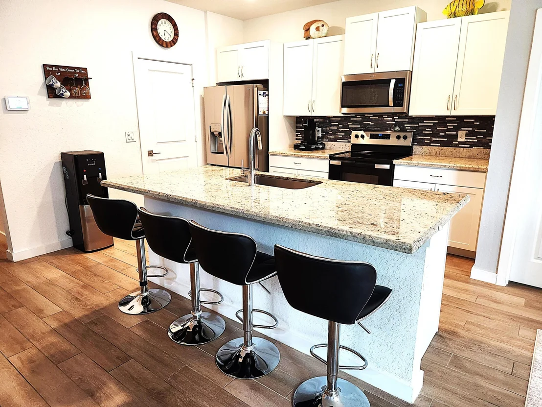 Photo of 2841 NE BREEZEWAY Circle