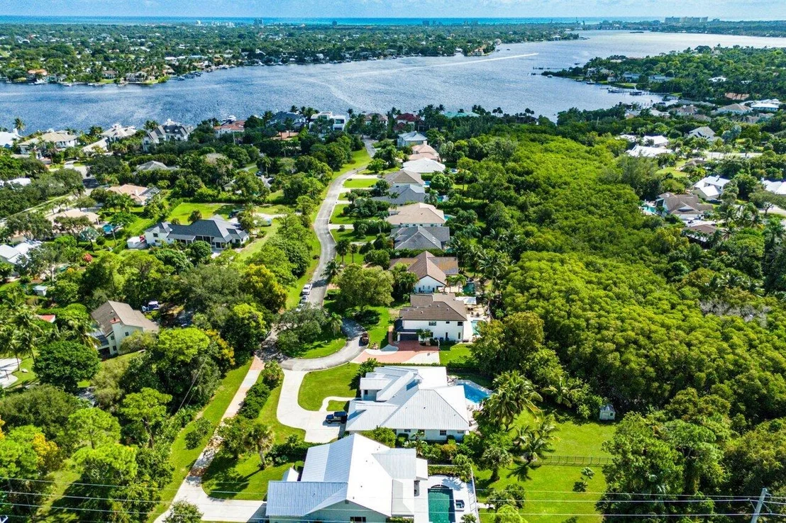 Photo of 5980 Our Robbies Road