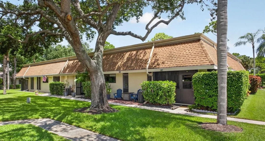 Photo of Unit C at 101 Half Moon Circle