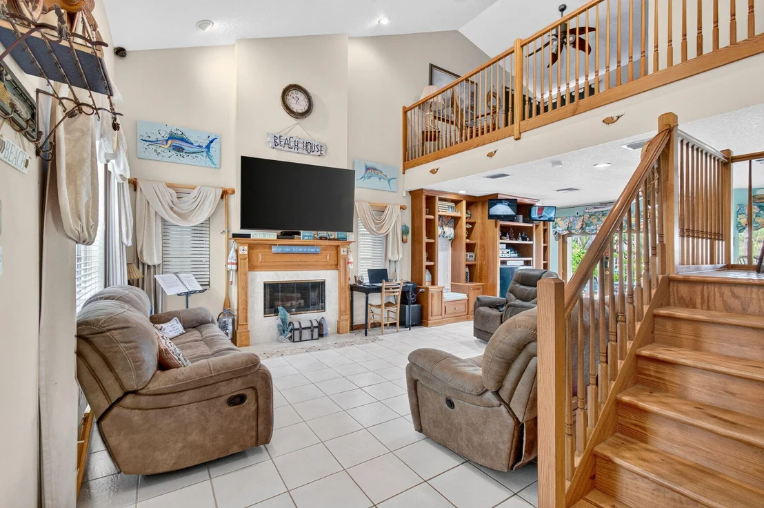 Photo of 502 VENICE Drive