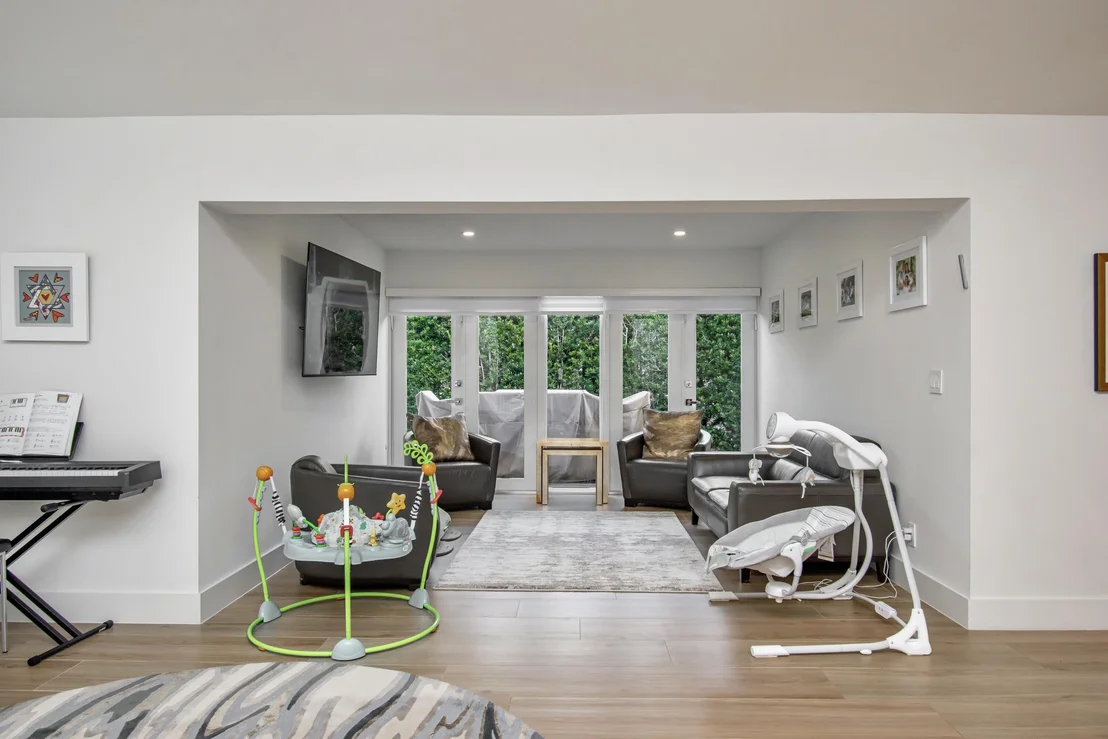 Photo of 7484 Malibu Crescent