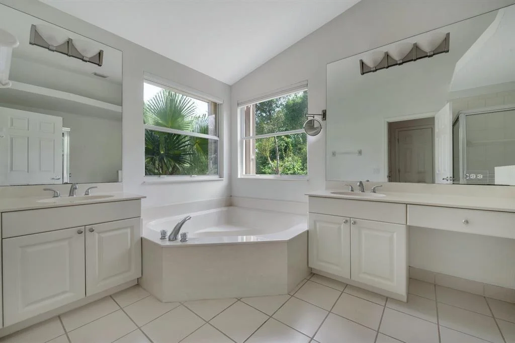 Photo of 4780 S Classical Boulevard