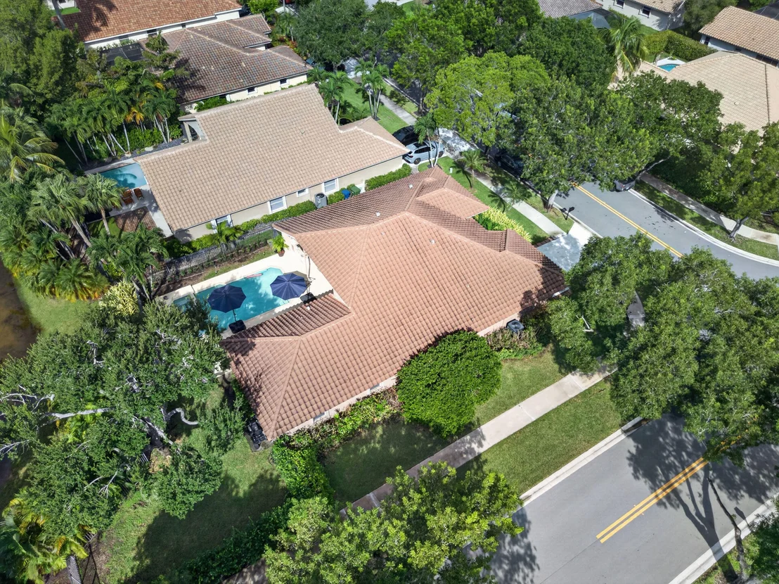 Photo of 832 WATERVIEW Drive