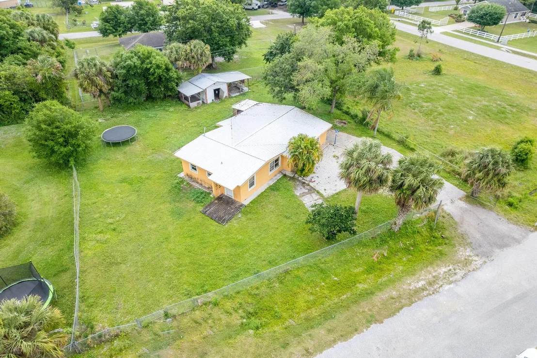 Photo of 3670 NW 27th Avenue