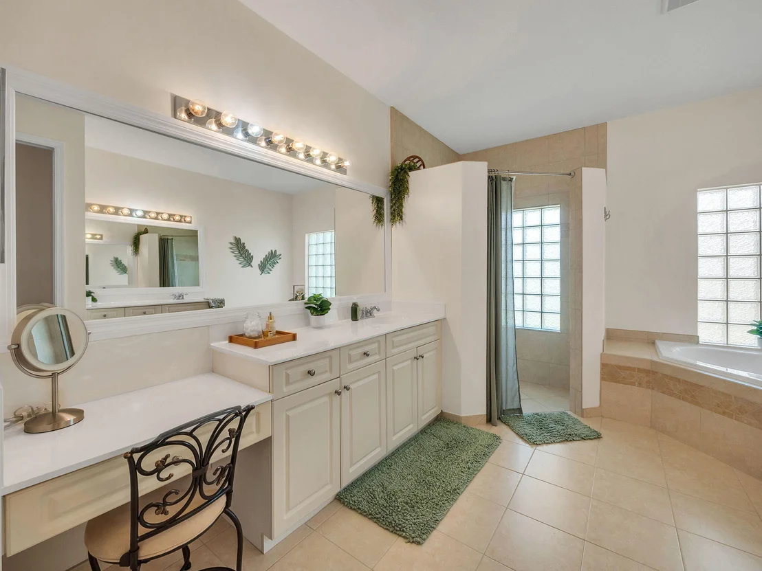 Photo of 8465 Mandarin Boulevard