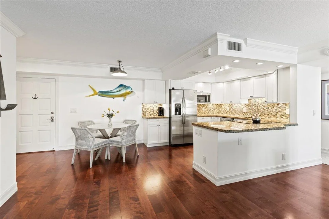 Photo of Unit 203E at 300 N Highway A1a
