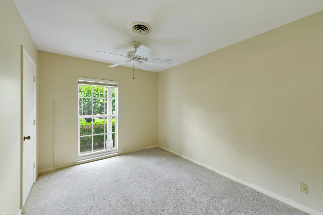 Photo of 324 River Drive