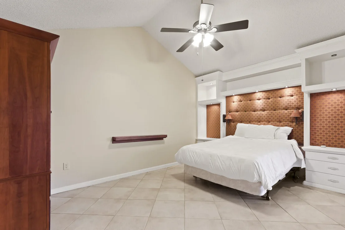 Photo of 232 E River Park Drive