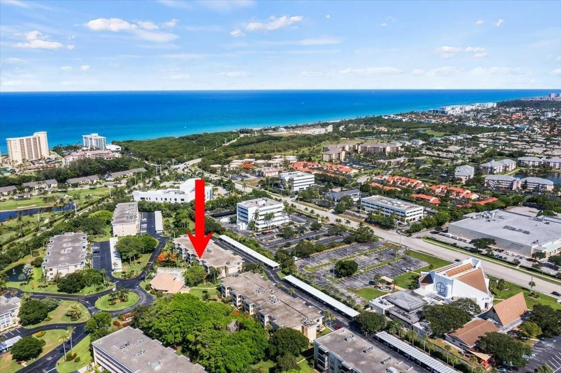 Photo of Unit 203E at 300 N Highway A1a