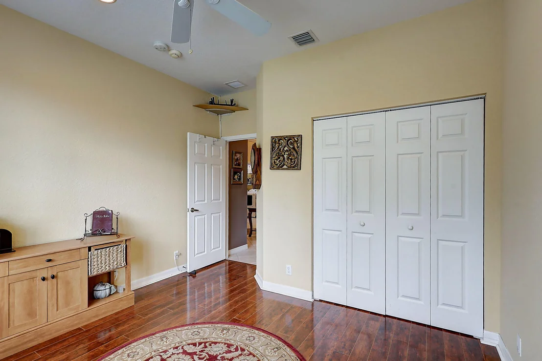 Photo of 6904 SE Twin Oaks Circle