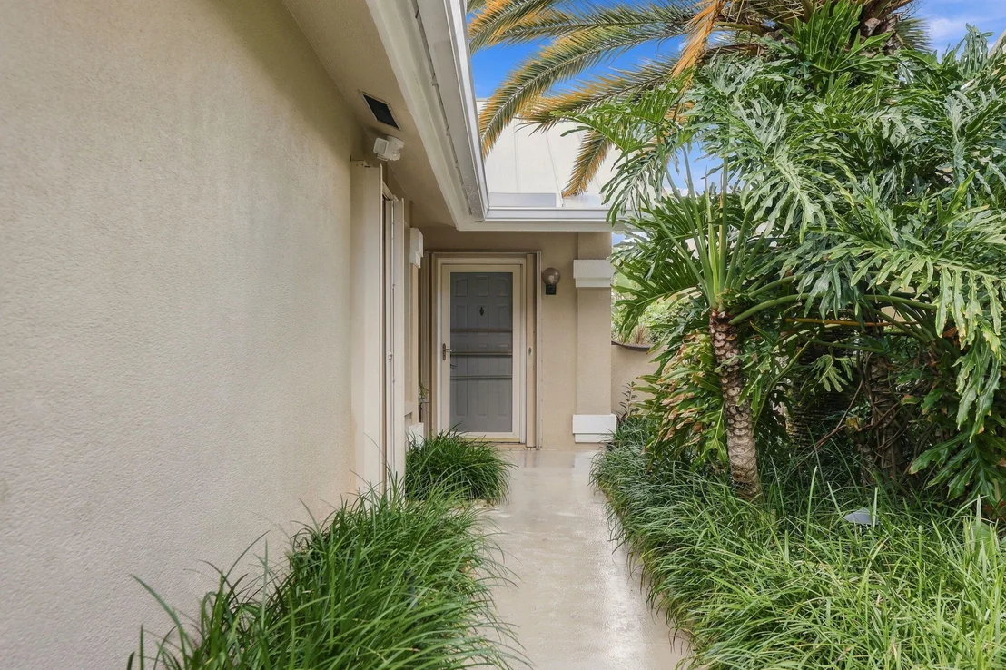 Photo of 352 River Edge Road