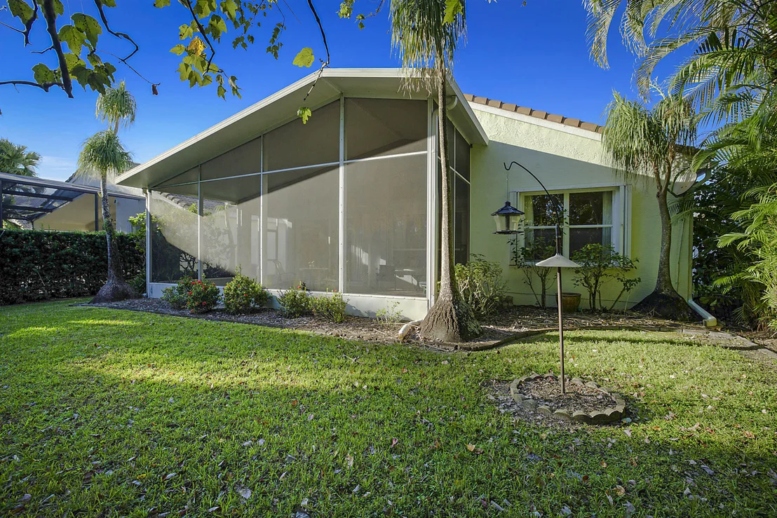 Photo of 7019 SE Twin Oaks Circle SE
