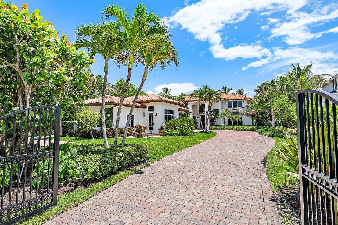 Photo of 613 S Beach Road