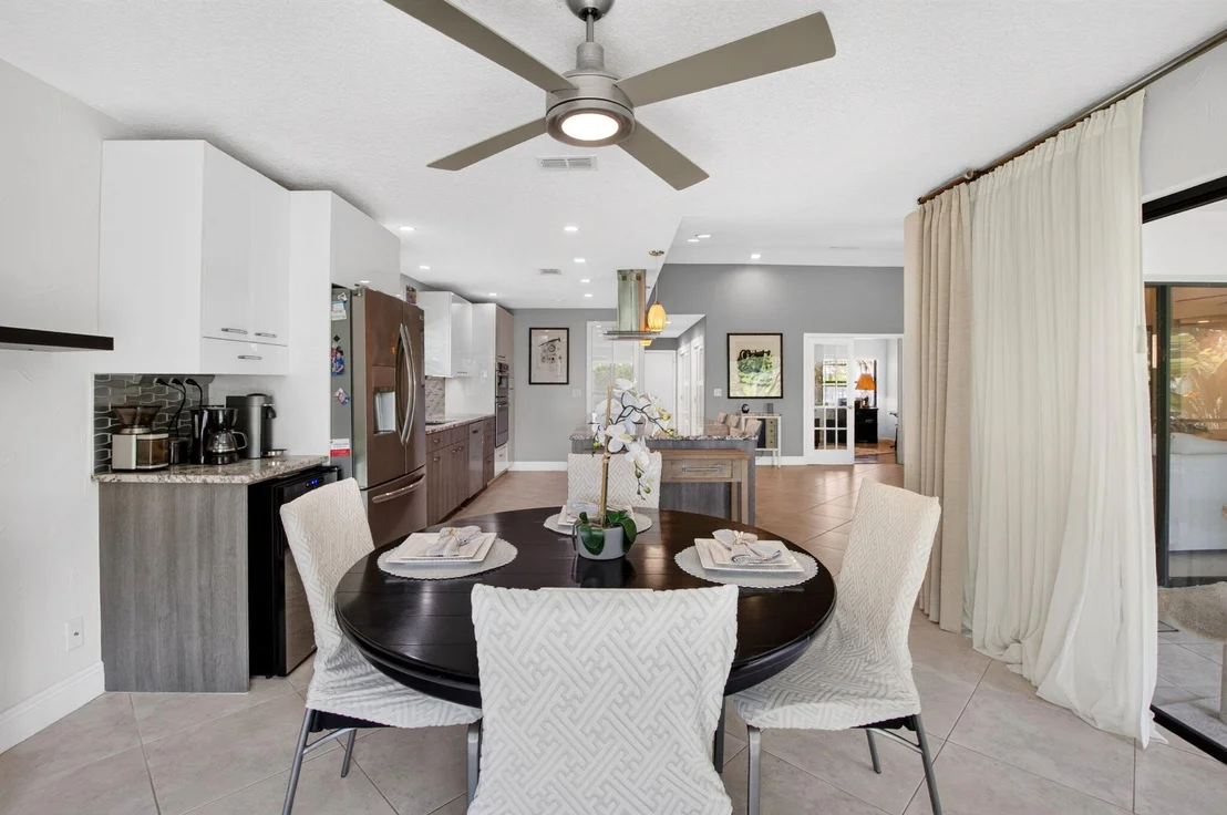 Photo of 6928 Villas Drive W