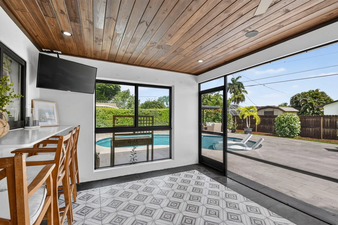 Photo of 110 W Coconut Drive