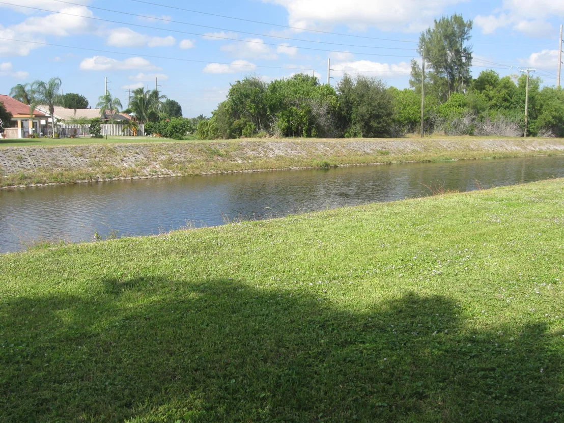 Photo of 5550 Mirror Lakes Boulevard