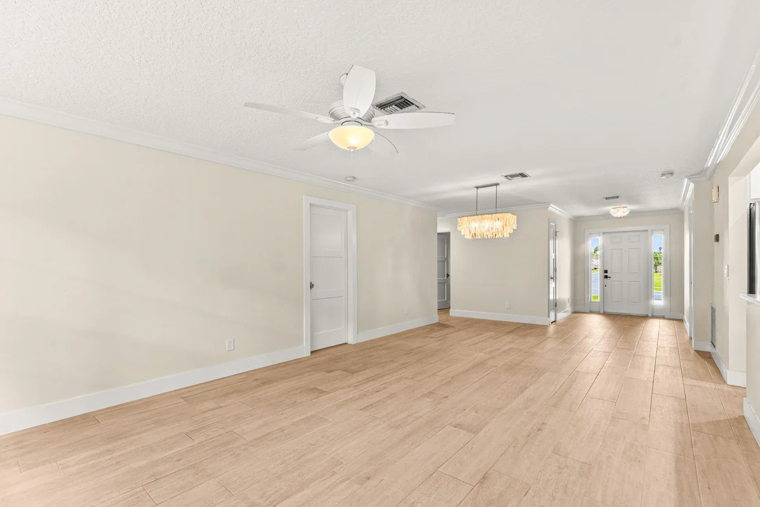 Photo of 226 Moccasin Trail W